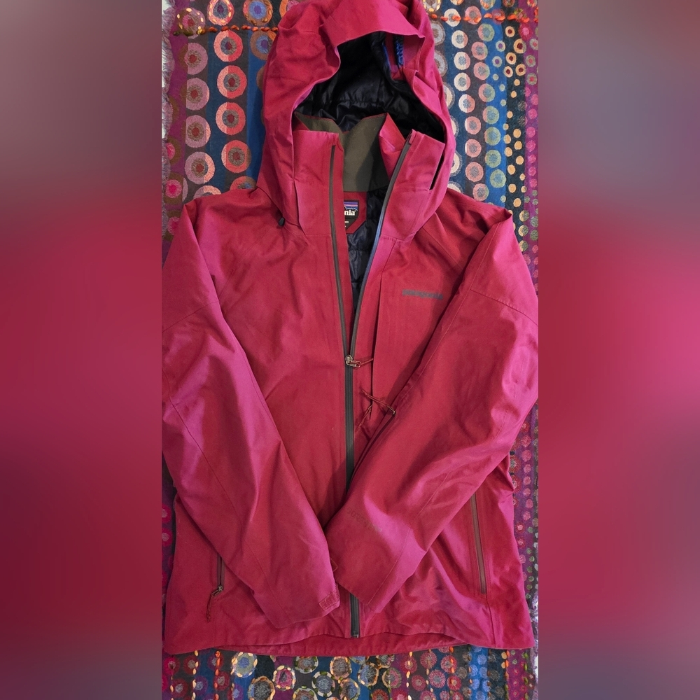 Patagonia Style # 31448 Women's Small Burgundy/Navy Powder Skiing Jacket
